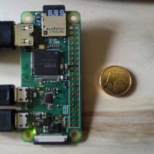 Raspberry Pi Zero W ohne Gehäuse im Größenvergleich mit 1 Cent Münze